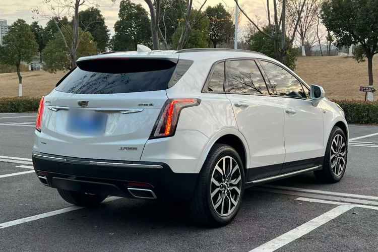 凯迪拉克XT5 2022款 2.0T 四驱尊贵型车身外观6002