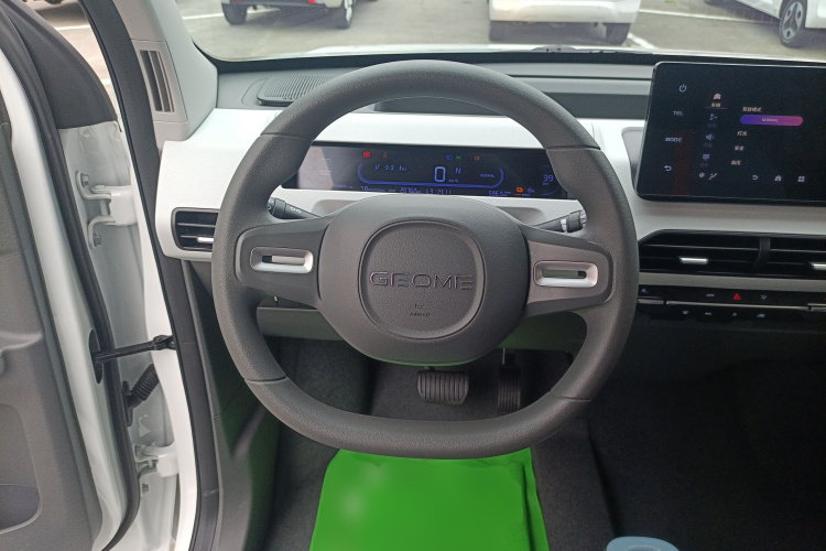 吉利银河 2024款 熊猫mini 200km 耐力熊中控内饰13