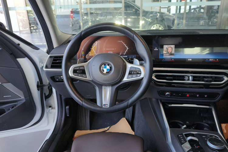 宝马3系 2023款 325Li M运动曜夜套装中控内饰13