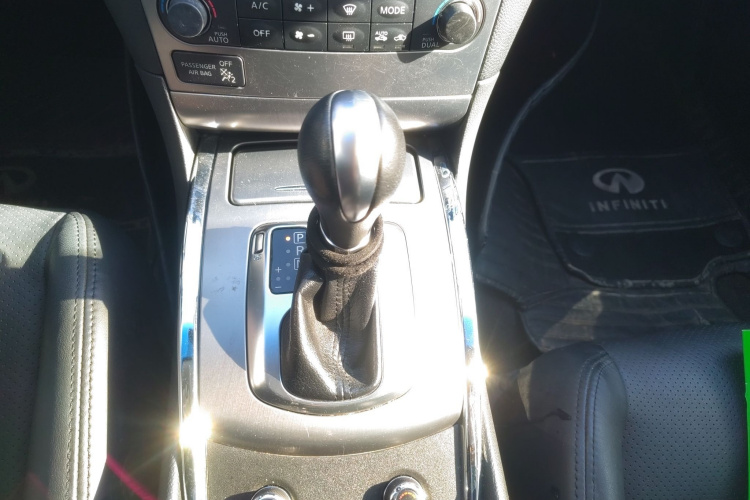 英菲尼迪G系 2013款 G25 Sedan 豪华运动版局部细节18