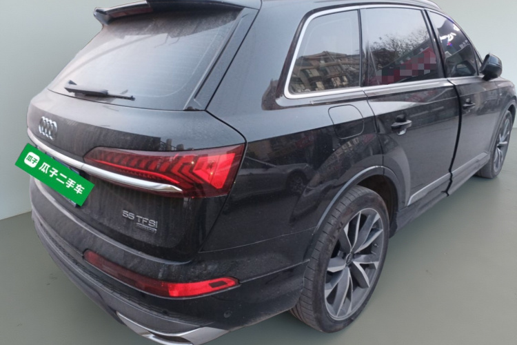 奥迪Q7 2023款 55 TFSI quattro S line运动型车身外观7