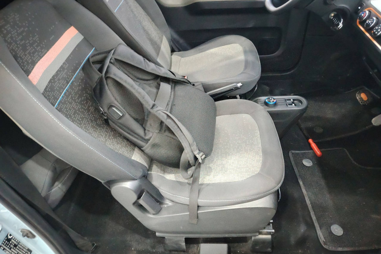 五菱汽车 宏光MINIEV 2021款 马卡龙夹心款 170km 磷酸铁锂中控内饰41