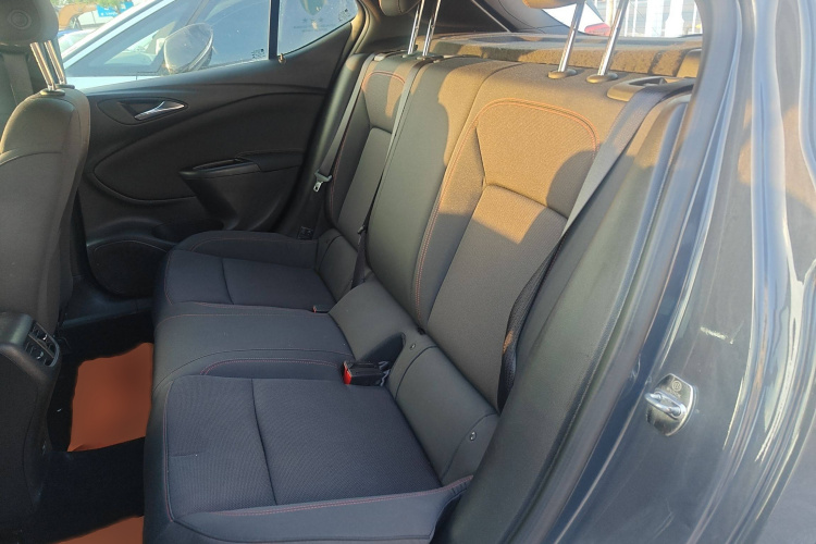 别克 威朗 2016款 两厢GS 20T 双离合豪情运动型中控内饰7004