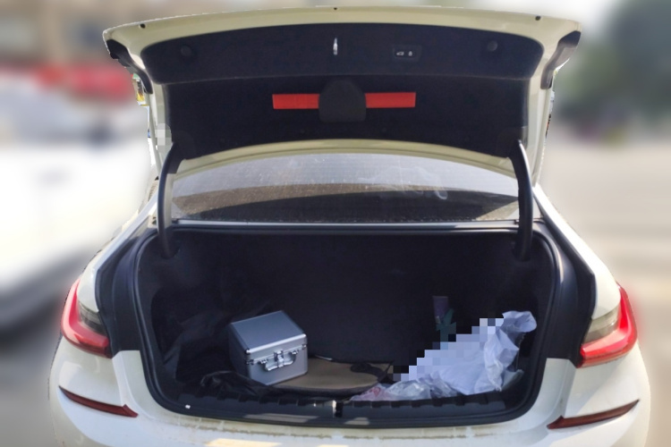 宝马3系 2022款 325Li M运动曜夜套装中控内饰23