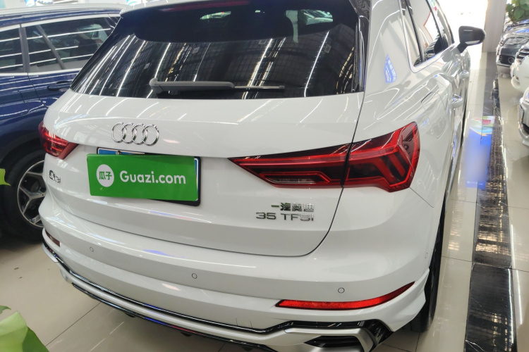 奥迪Q3 2024款 35 TFSI 时尚动感型车身外观6