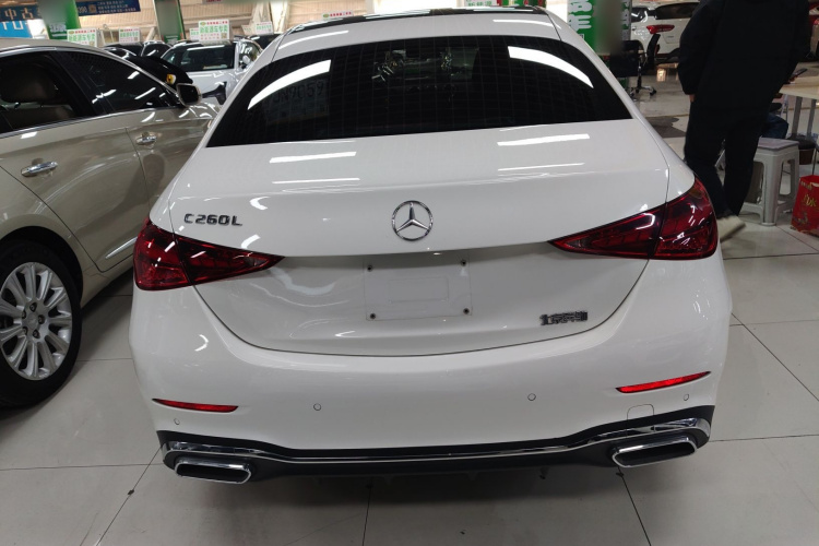 奔驰C级 2023款 C 260 L 运动版车身外观6