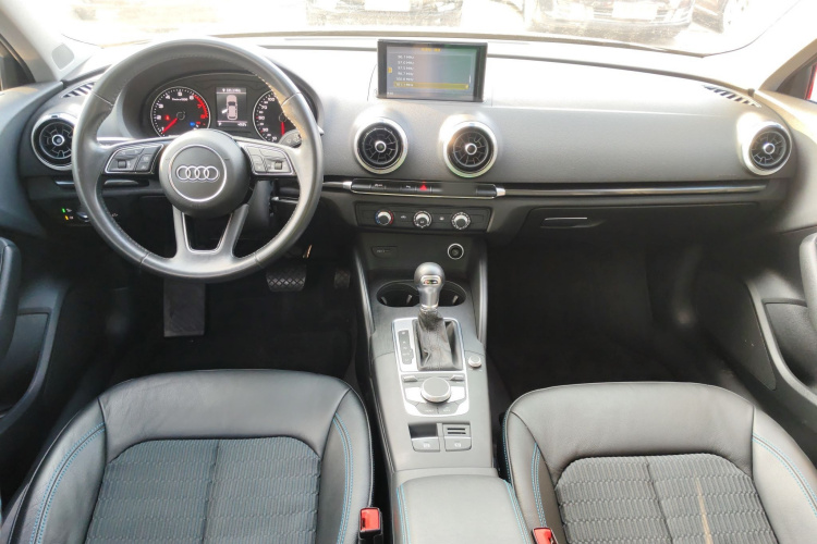 奥迪A3 2017款 Sportback 35 TFSI 时尚型中控内饰7002