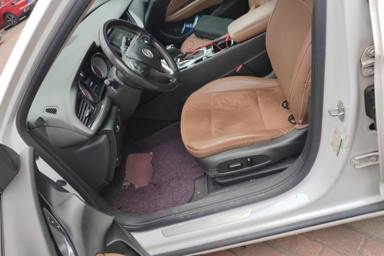 别克 君威 2017款 20T 豪华型局部细节19