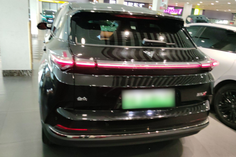 哪吒汽车 哪吒X 2023款 500 Lite车身外观6004