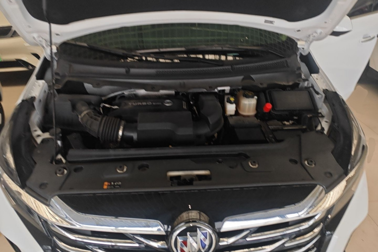 别克GL8 2023款 改款 陆上公务舱 豪华型机舱底盘24