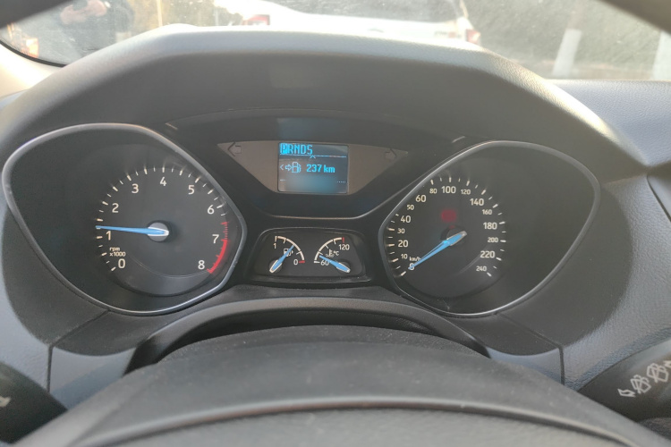 福特 福克斯 2017款 两厢 1.6L 自动风尚型智行版局部细节14