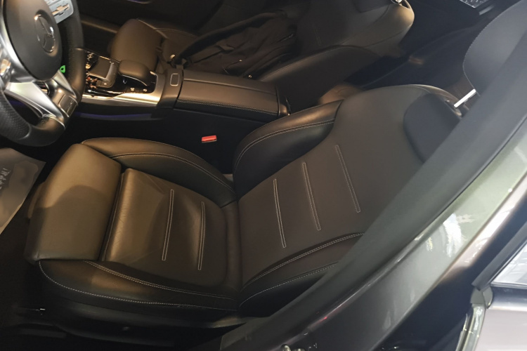 奔驰A级AMG 2019款 AMG A 35 L 4MATIC局部细节19