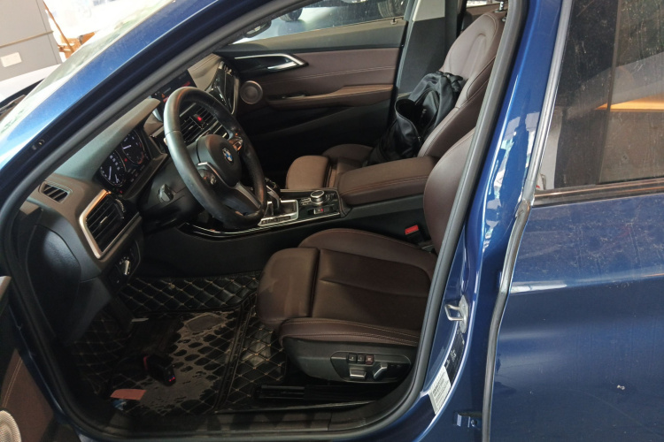 宝马1系 2021款 120i M运动曜夜版局部细节19