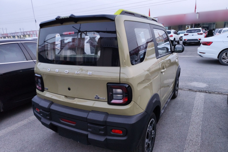 吉利银河 2025款 210km 熊猫骑士车身外观7