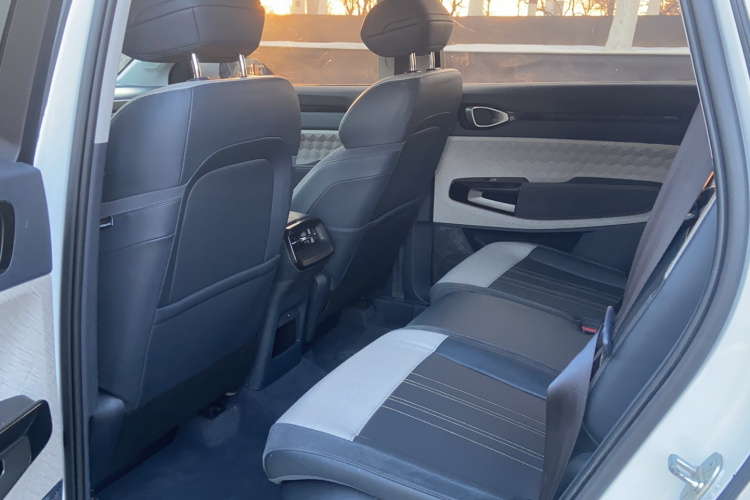 宝骏RM-5 2019款 1.5T CVT 24小时在线豪华型 7座中控内饰7003