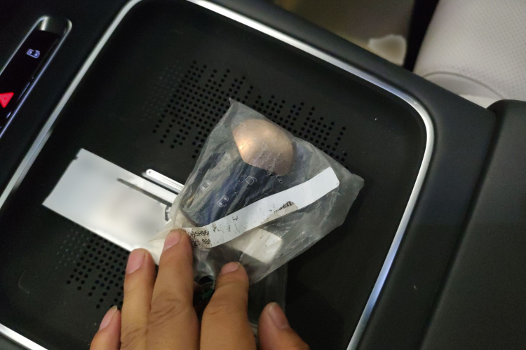 岚图汽车 岚图梦想家 2025款 PHEV 四驱旗舰鲲鹏版中控内饰7001