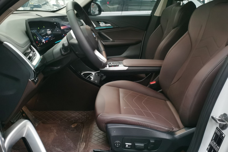 宝马X1 2023款 sDrive25Li X设计套装中控内饰19