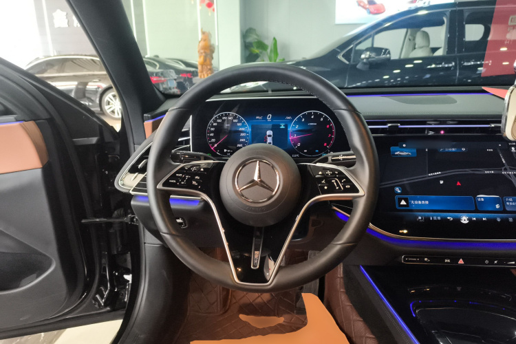 奔驰E级 2024款 E 260 L中控内饰13