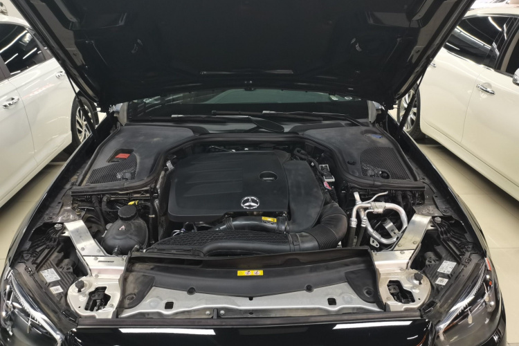 奔驰E级 2022款 E 260 L机舱底盘24