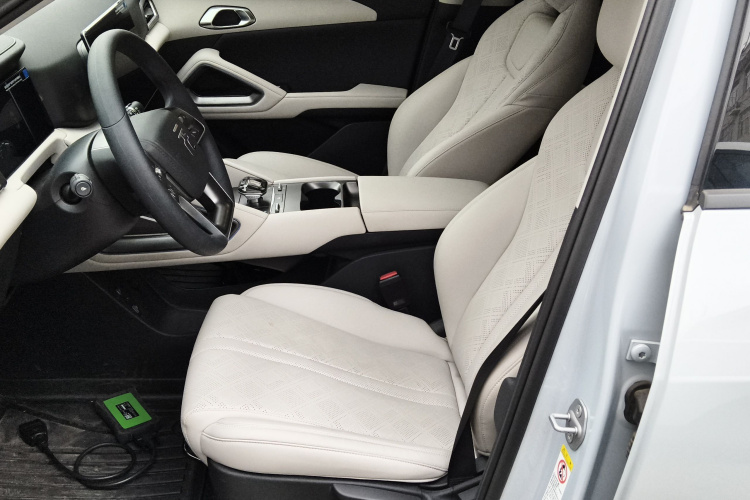 比亚迪 元UP 2024款 401KM 领先型中控内饰19