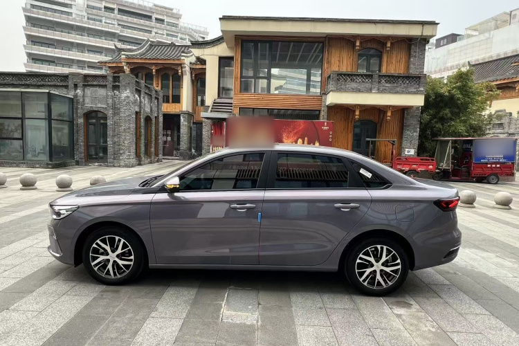 吉利汽车 帝豪 2026款 第4代 400万纪念款 1.5L 手动超越型车身外观4