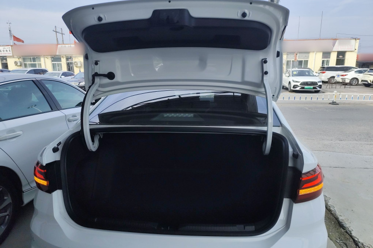 大众 朗逸 2023款 300TSI DSG满逸版机舱底盘23