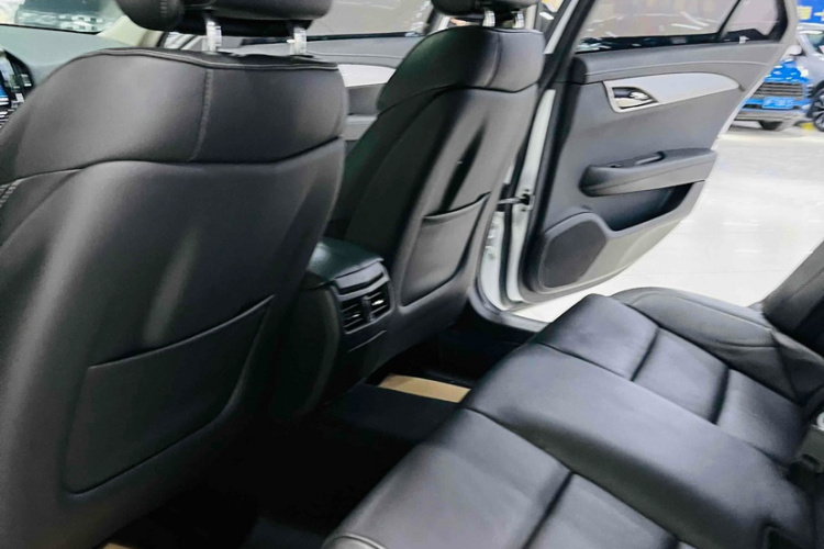 凯迪拉克ATS-L 2017款 28T 时尚型中控内饰7002