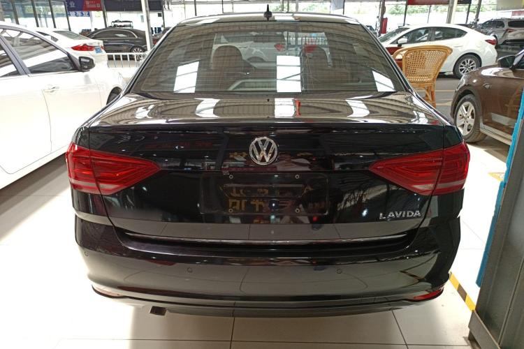 大众 朗逸 2015款 1.6L 自动舒适版车身外观6