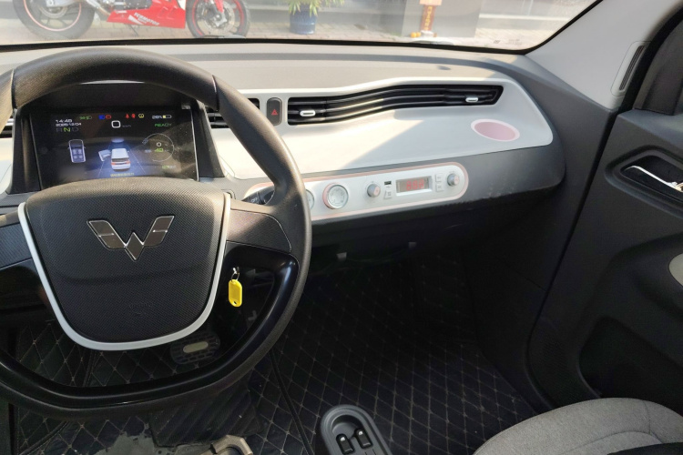 五菱汽车 宏光MINIEV 2022款 马卡龙臻享款 磷酸铁锂中控内饰7002