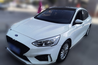 福特 福克斯 2020款 三厢 1.5L 自动锋跃型