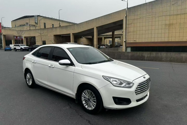 福特 福睿斯 2015款 1.5L 手动舒适型车身外观6004