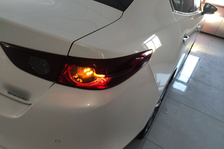 马自达3 昂克赛拉 2021款 2.0L 自动质雅版车身外观9