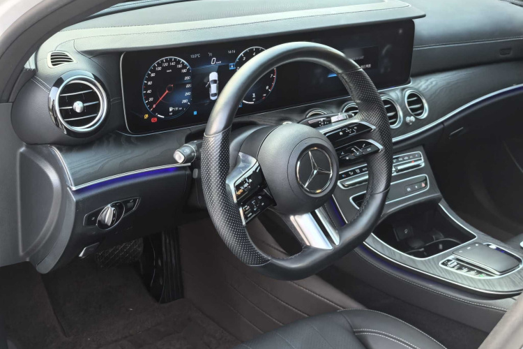 奔驰E级(进口) 2021款 改款 E 260 豪华型运动版中控内饰7007