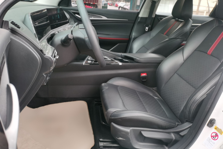 长安 逸动 2020款 PLUS 蓝鲸NE 1.4T GDI DCT尊贵型中控内饰19