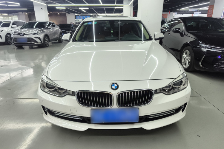 宝马3系 2015款 320Li 豪华设计套装车身外观2