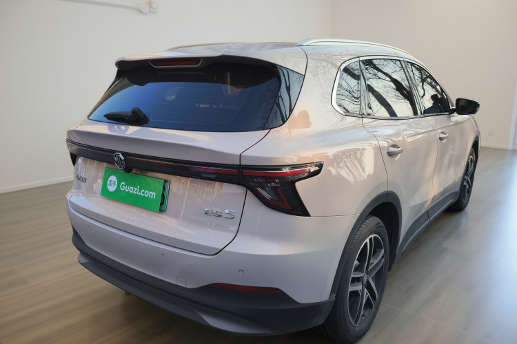 名爵 MG ES5 2025款 525max 后驱智驾版车身外观7