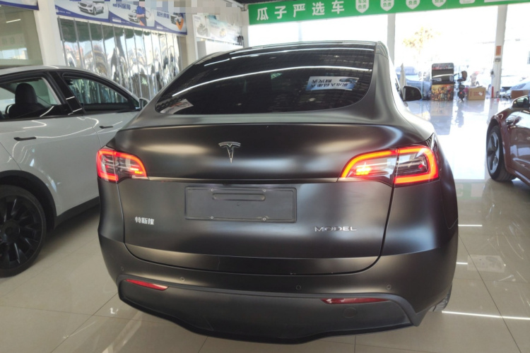 特斯拉 Model Y 2023款 长续航全轮驱动版车身外观6