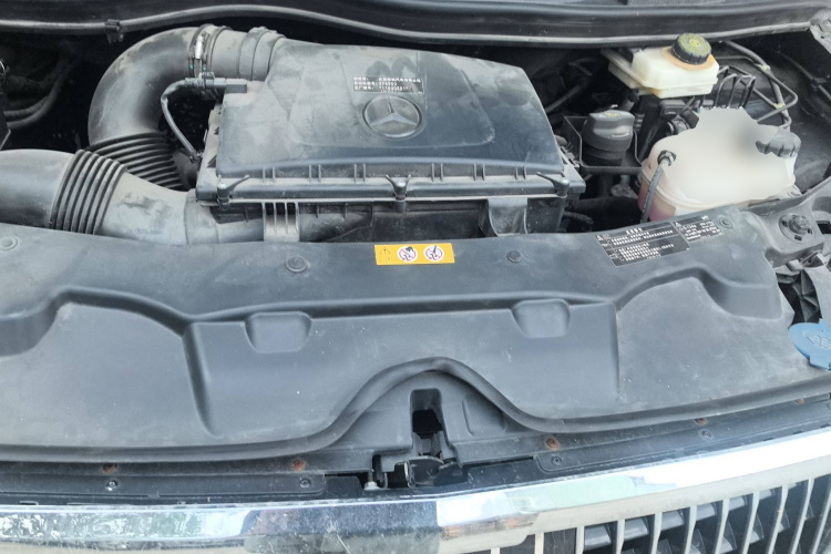 奔驰 威霆 2021款 2.0T 商务版 7座局部细节24