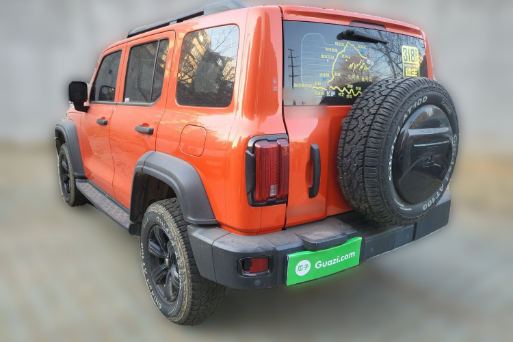 坦克300 2023款 越野版 2.0T 挑战者车身外观5