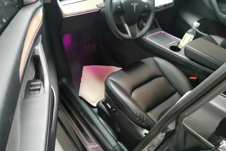 特斯拉 Model Y 2021款 长续航全轮驱动版中控内饰20