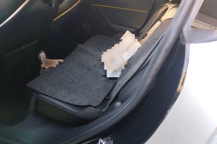 特斯拉 Model Y 2023款 长续航全轮驱动版中控内饰21