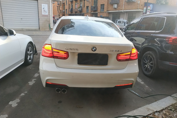 宝马3系 2019款 320Li M运动套装车身外观6