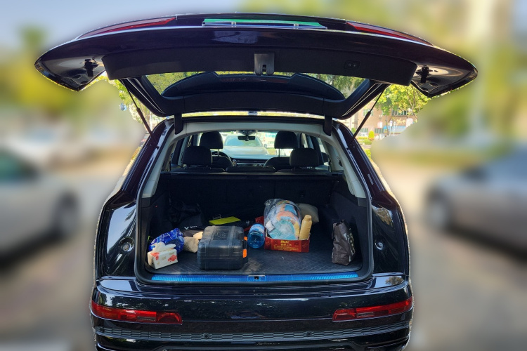 奥迪Q7 2022款 55 TFSI quattro S line运动型中控内饰23