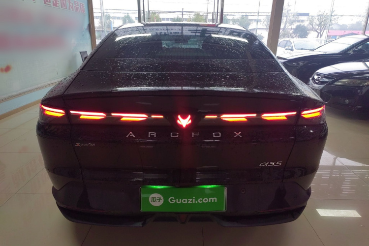 ARCFOX极狐 极狐 阿尔法S5 2024款 560PRO 185kW车身外观6