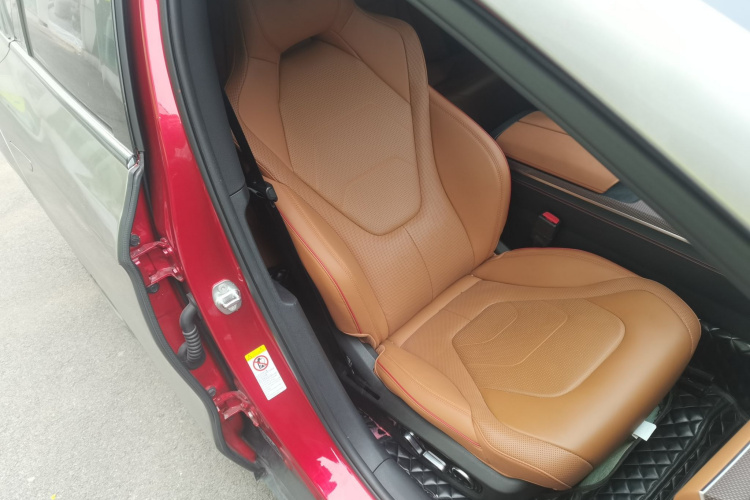 比亚迪 汉 2022款 DM-i 121KM 尊享型局部细节41