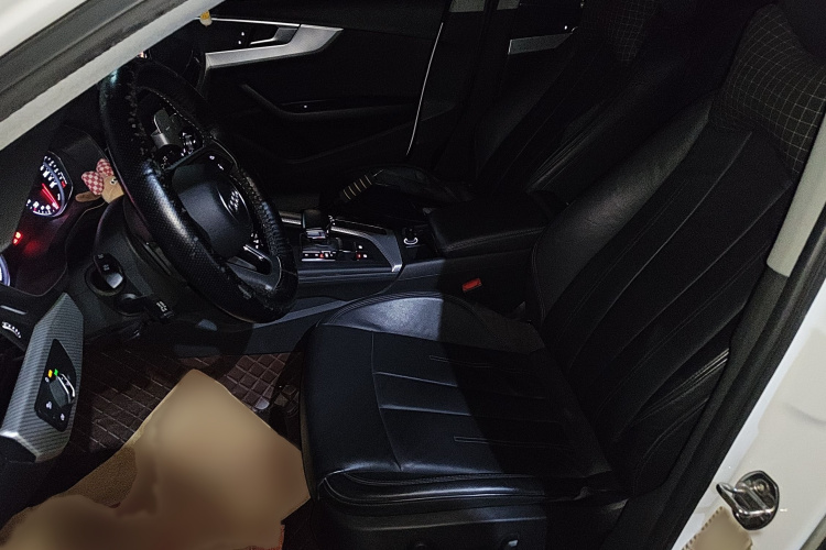 奥迪A4L 2017款 40 TFSI 进取型局部细节19