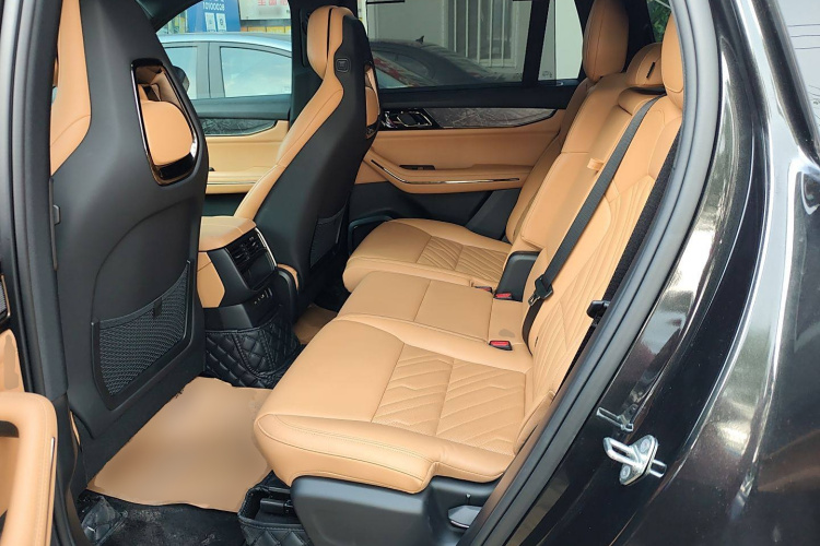 领克09 EM-P 2021款 2.0T PHEV Halo 七座中控内饰21