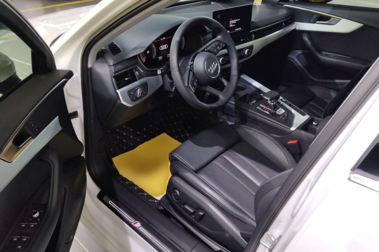 奥迪A4L 2022款 40 TFSI 时尚动感型中控内饰20