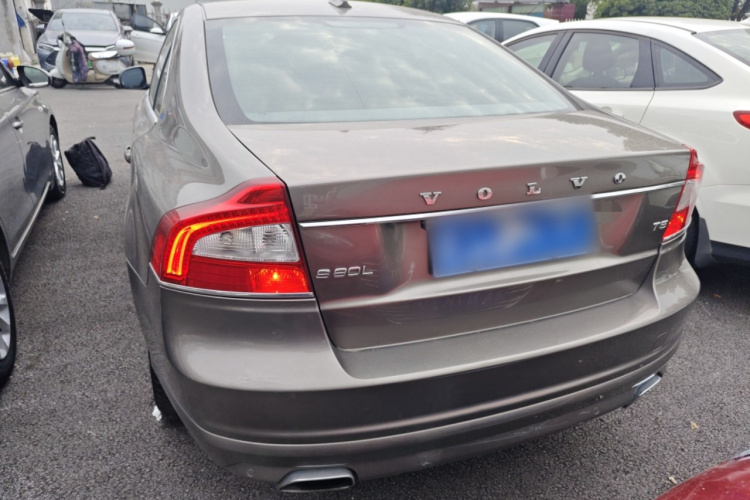 沃尔沃S80L 2015款 2.0T T5 智逸版车身外观6