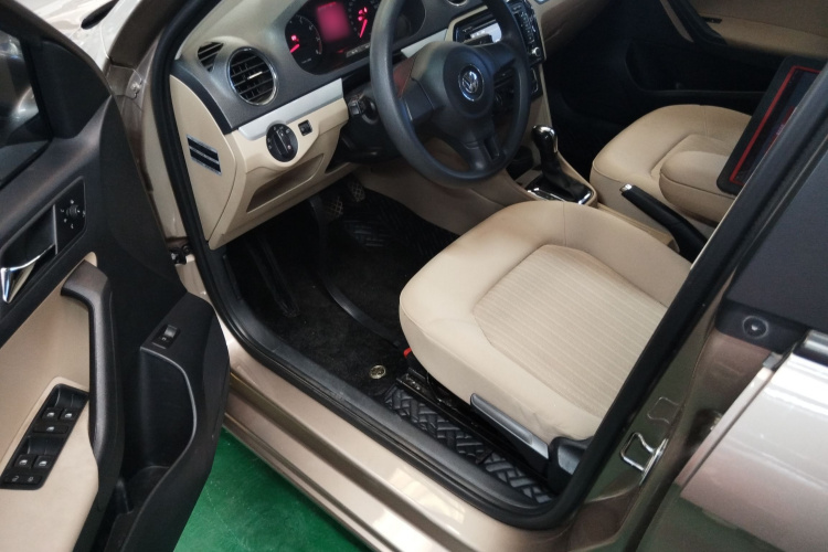 大众 捷达 2013款 1.6L 自动舒适型中控内饰7003